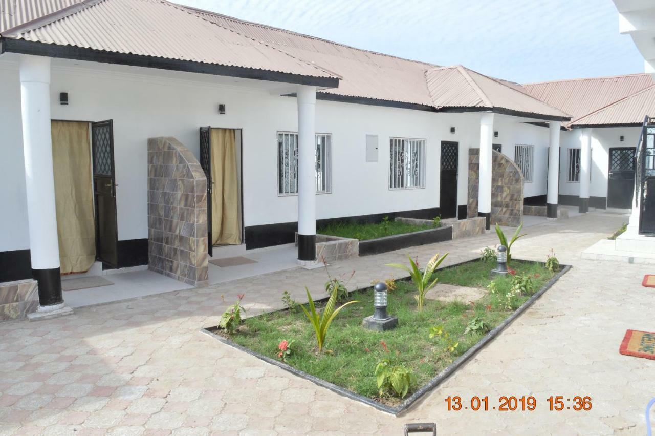 Sukuta Nema Guest House Banjul Exterior foto