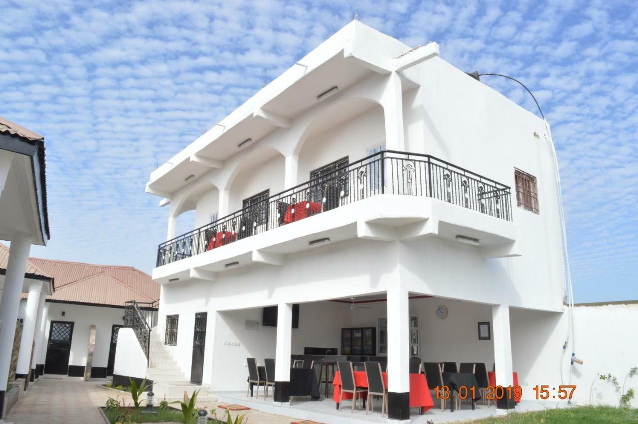 Sukuta Nema Guest House Banjul Exterior foto